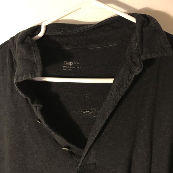 Black crew neck long sleeve shirt with button - Picture 2 of 2